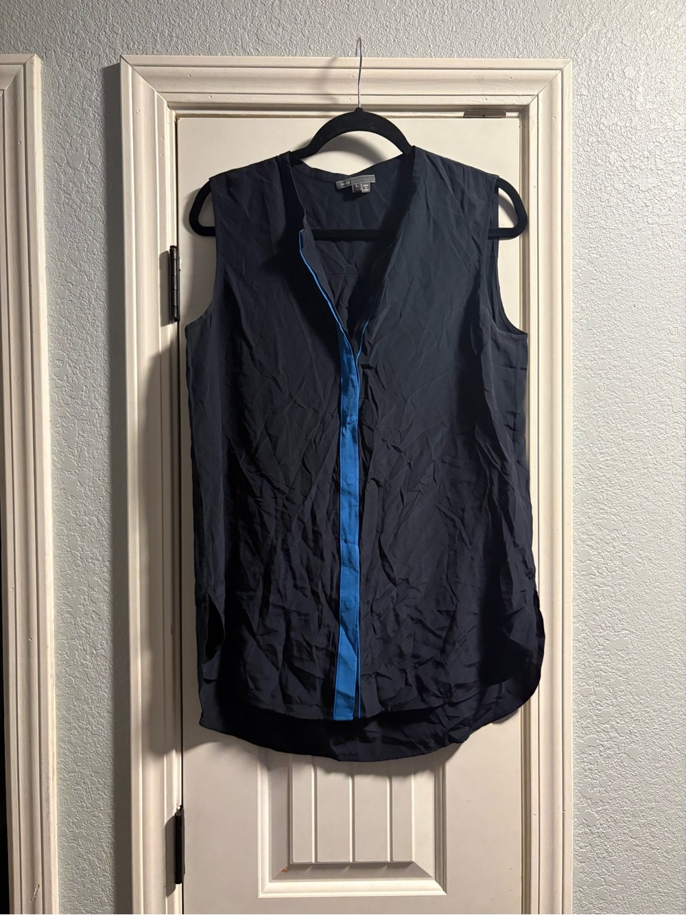 Vince Sleeveless Navy Blouse with Contrast Trim Size Large